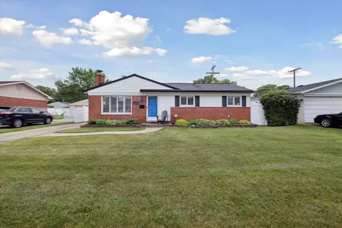 12232 Greenway Dr, Sterling Heights, MI 48312