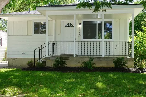 20060 Seminole, Redford, MI 48240