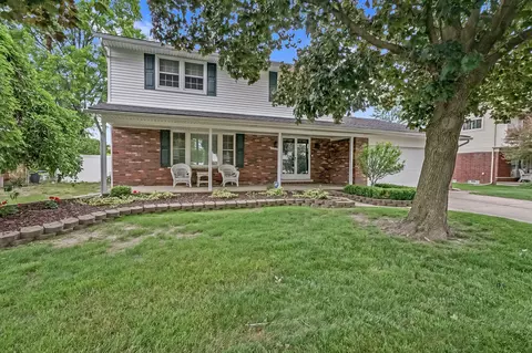 16515 Festian Dr, Clinton Township, MI 48035