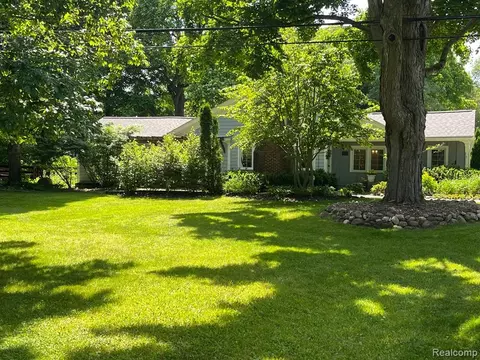5730 N Rochester Rd, Rochester, MI 48306