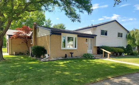32311 Hampton, Fraser, MI 48026