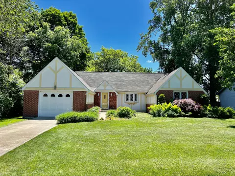 3293 Sapphire Ln, Fort Gratiot, MI 48059