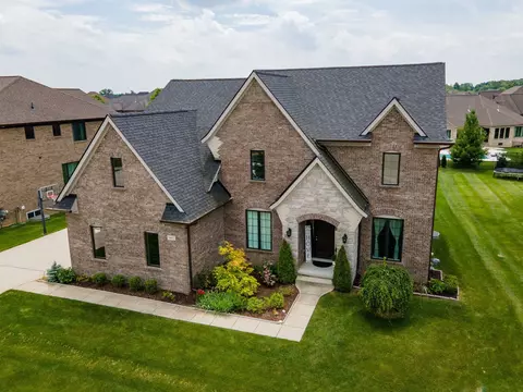 1642 Traceky Dr, Rochester Hills, MI 48306