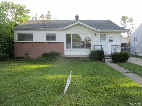 32068 Parkwood St, Westland, MI 48186