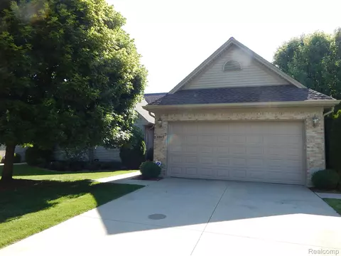 1865 Pug Rd, St. Clair, MI 48079