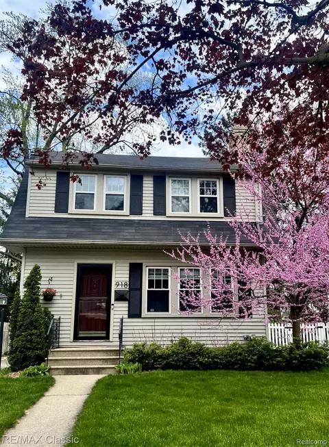 918 Forestdale Rd, Royal Oak, MI 48067