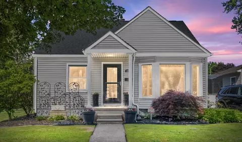 326 S Bywood Ave, Clawson, MI 48017