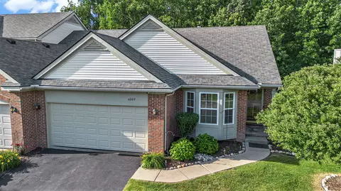 6009 Augusta Crt Ct, Grand Blanc, MI 48439