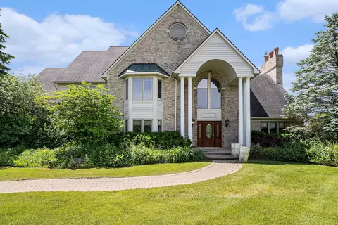 1541 W Buell Rd, Oakland, MI 48363
