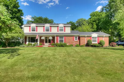 46733 Danbridge St, Plymouth, MI 48170