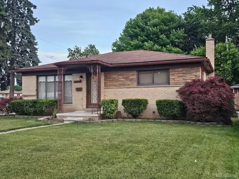 25811 Westfield, Redford, MI 48239