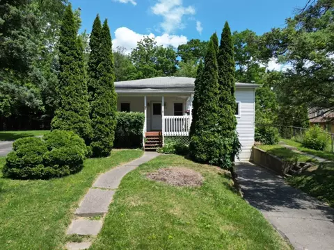 1065 Olson Ave, Waterford, MI 48328