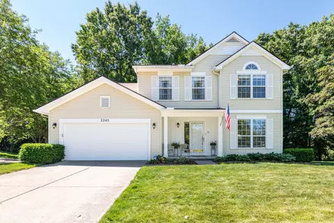 2245 Fairgrove Crt Ct, Commerce, MI 48382