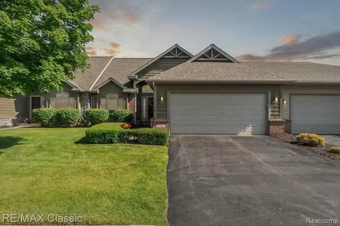 1202 Arbor Ridge Dr #2, Brighton, MI 48116