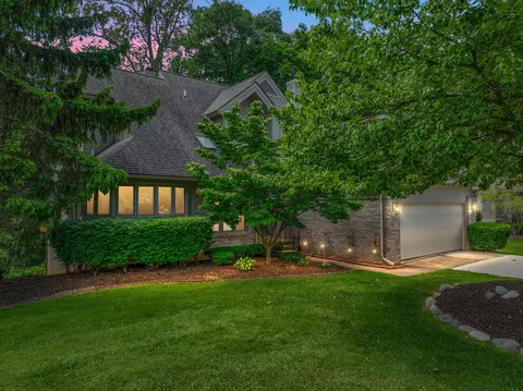 38239 French Pond, Farmington Hills, MI 48331