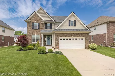 3198 Fortune Ln, Commerce, MI 48390