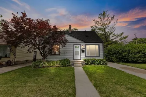 27347 Collingwood St, Roseville, MI 48066