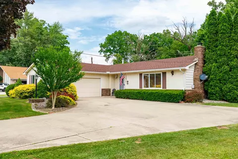 14610 Grafton Rd, Carleton, MI 48117