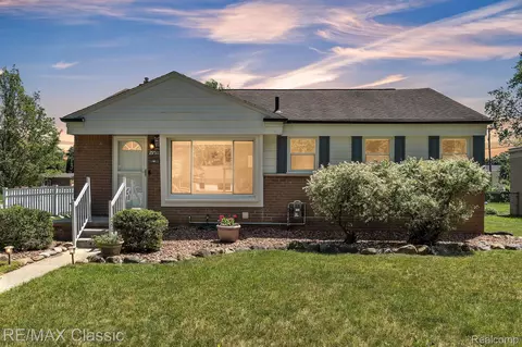 29511 Grandon St, Livonia, MI 48150