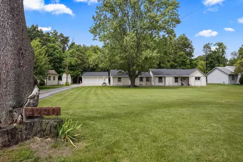 4290 Fenmore Ave, Waterford, MI 48328