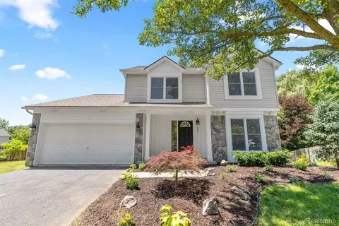 445 Cherry Hls, Oxford, MI 48371