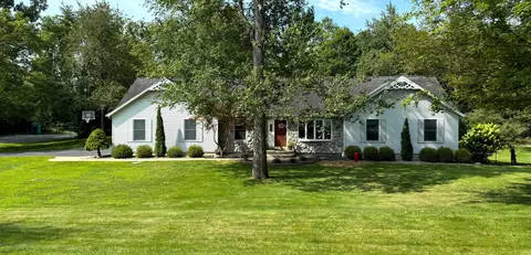 3296 Thornhill Dr, Adrian, MI 49221