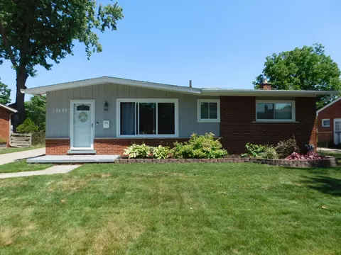 19498 Osmus St, Livonia, MI 48152