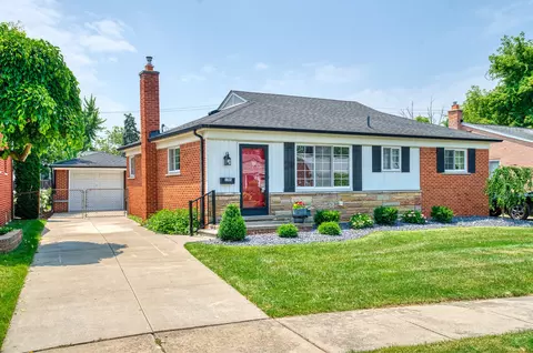 32805 Benson Dr, Westland, MI 48185