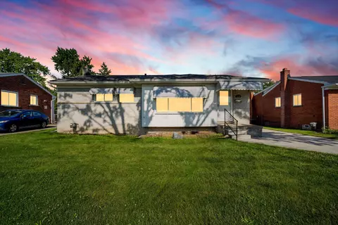 1324 N Stephen Ave, Clawson, MI 48017