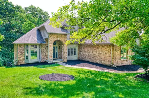 5475 Split Rail Dr, Brighton, MI 48114