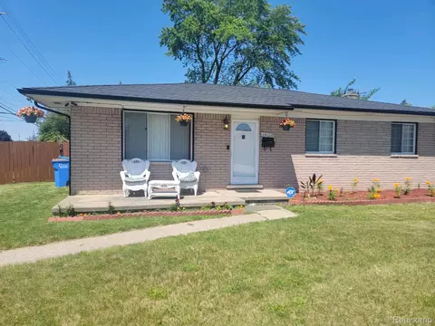 29009 James Dr, Warren, MI 48092