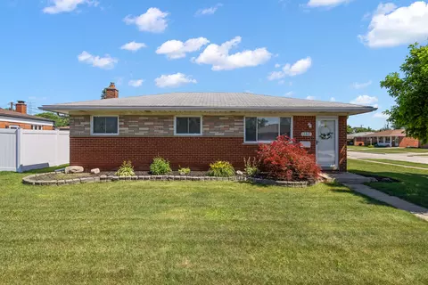 12867 Ray Dr, Warren, MI 48088