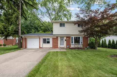 29866 Linda St, Livonia, MI 48154