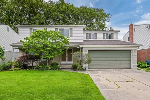 22936 Canterbury St, Saint Clair Shores, MI 48080
