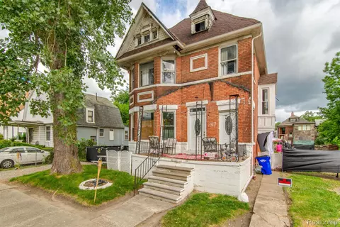 247 E Bethune St, Detroit, MI 48202