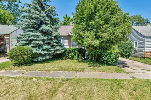 2127 Savoy Ave, Burton, MI 48529