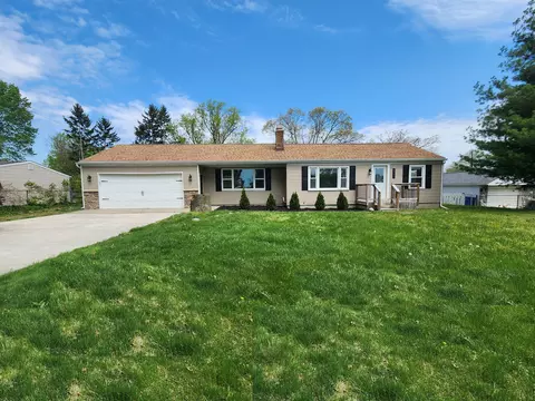 4760 Forest Ave, Waterford, MI 48328