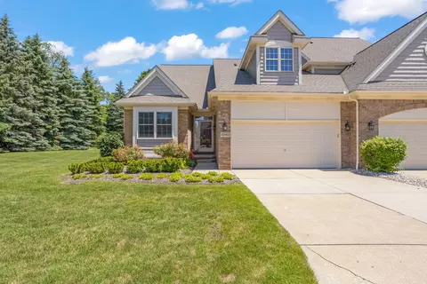 32962 Brookside Cir, Livonia, MI 48152