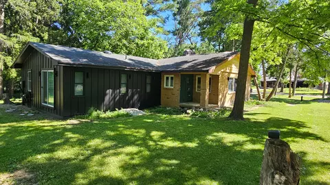 3398 Phillip Ave, Flint, MI 48507