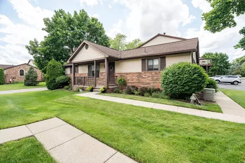 23 London Bridge Dr #21, Rochester Hills, MI 48307