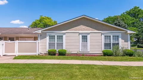 39807 Village Wood Ln # 75L, Novi, MI 48375
