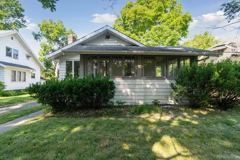 2205 Cartier St, Flint, MI 48504
