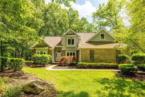 8732 Glen View Dr, Howell, MI 48843 photo 1