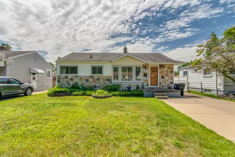 32071 Glen St, Westland, MI 48186