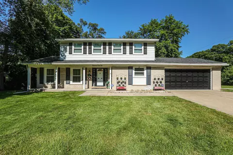 2510 Yorkshire Ln, Bloomfield Township, MI 48302