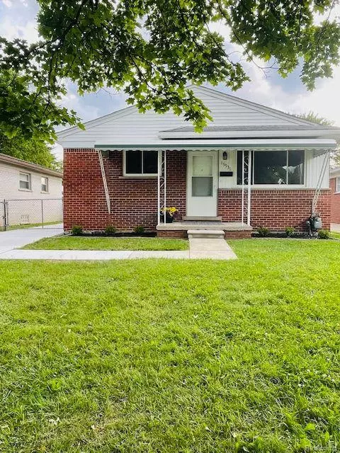 19931 Fox, Redford, MI 48240