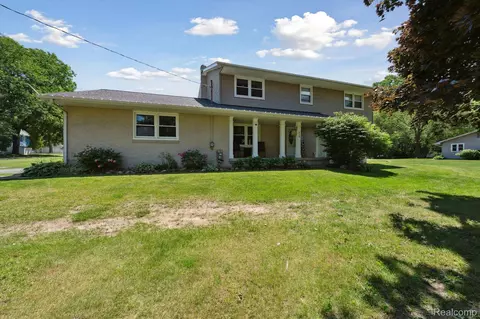 613 Cherry St, Stockbridge, MI 49285
