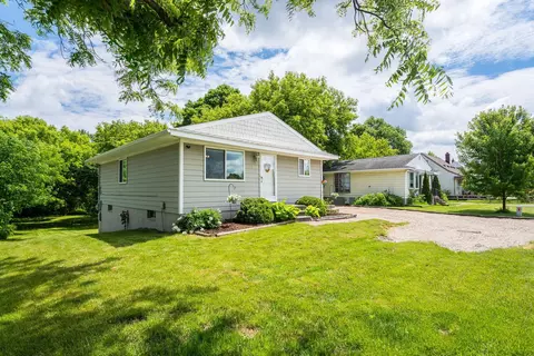 915 S Michigan Ave, Howell, MI 48843
