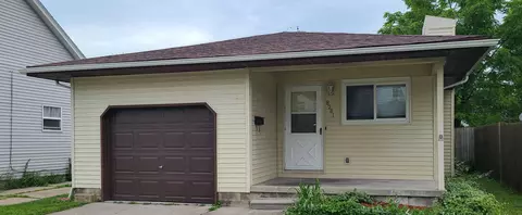 8261 Toepfer Rd, Warren, MI 48089