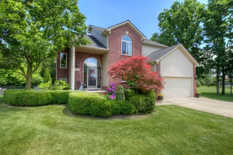 52510 Ford Ln, Chesterfield, MI 48047